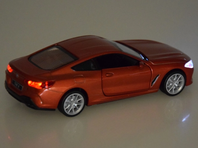 Kovinski model avta BMW M850i Coupe