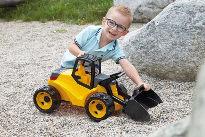 Velik rumeno-črni nakladalec Giga Trucks