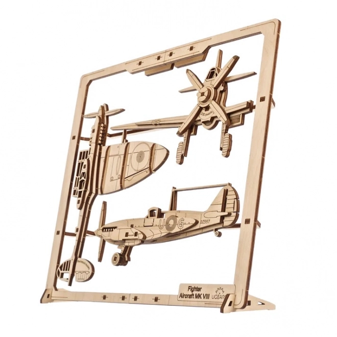 Ugears lesenična mehanična sestavljanka Lovski letalo