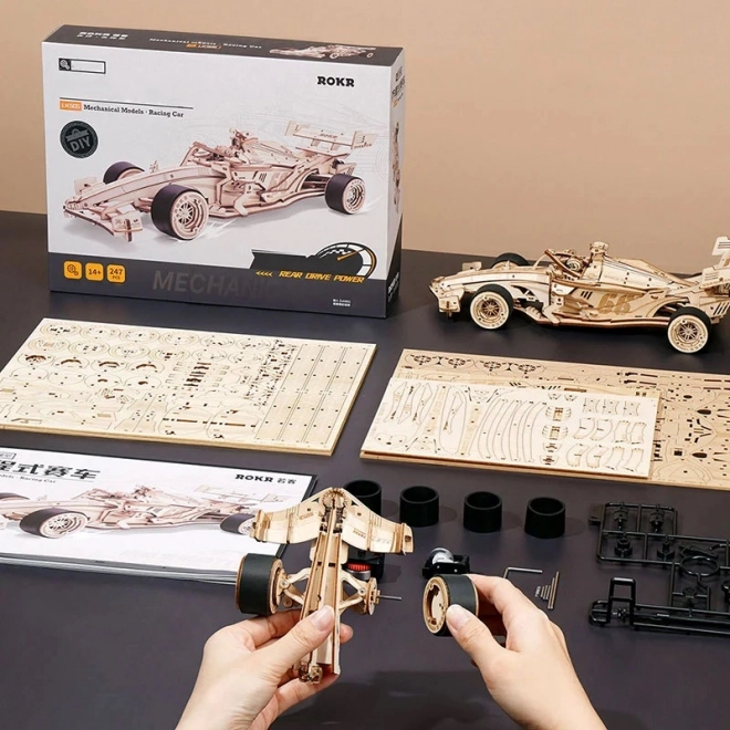 RoboTime 3D lesena sestavljanka Dirkalni avto