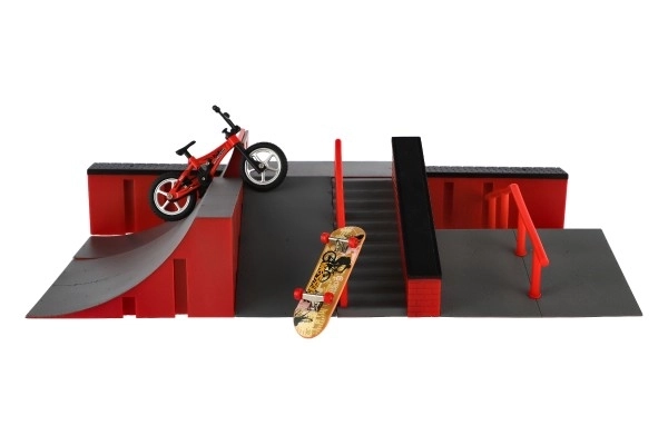 Skatepark - rampe, prstno kolo in skateboard