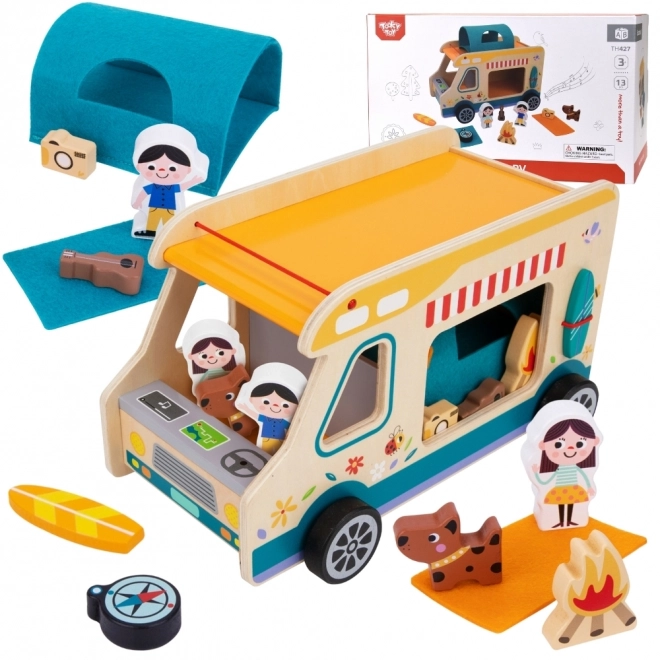 Tooky Toy leseni avtodom s figurami za kampiranje