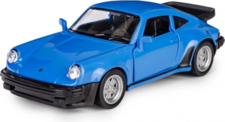 Odpirajoča se vrata in dodelana notranjost