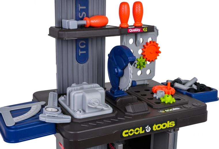 Realistična delavnica z orodjem