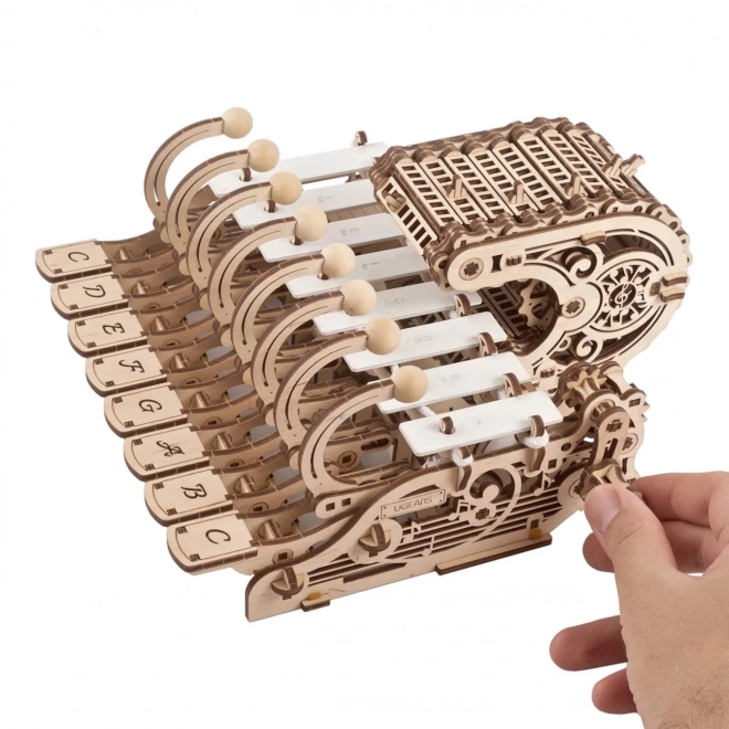 Ugears lesen mehanski model glasbenega instrumenta Celesta