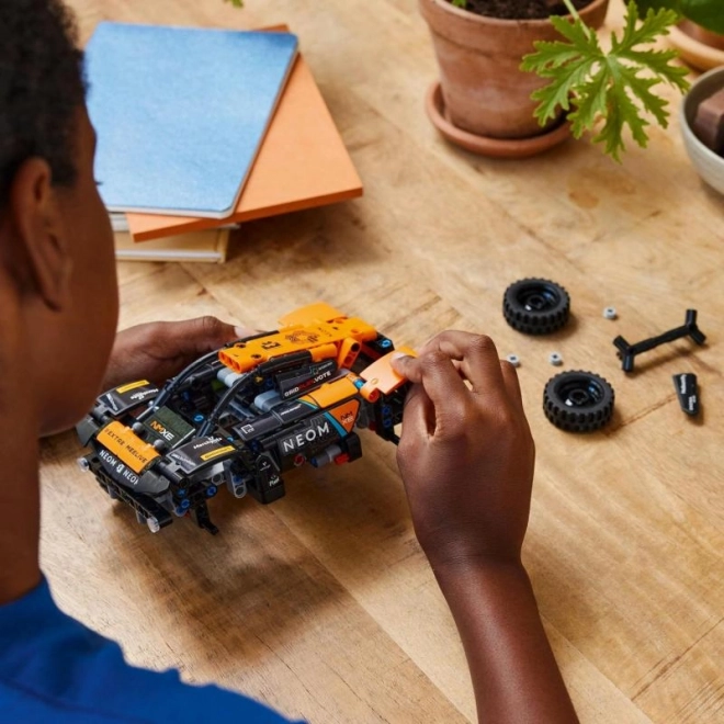 LEGO® Technic 42166 NEOM McLaren Extreme E dirkalni avto