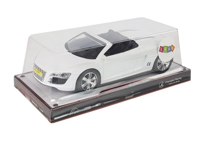 Beli kabriolet avto s potegom 1:18