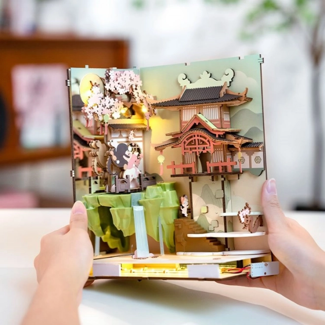 RoboTime 3D Puzzle Knjižna Držala "Padajoča Sakura" (lesena)