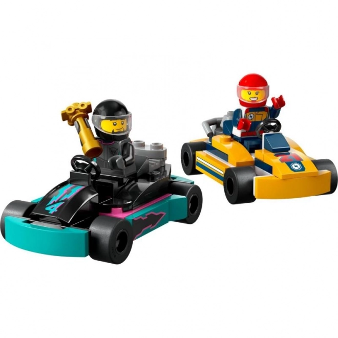 LEGO® Mesto 60400 Karting z Vojači
