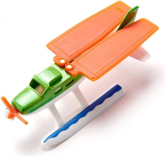 Realistic play thanks to the spinning propeller