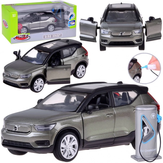 Kovinski model avtomobila električni crossover Volvo XC40