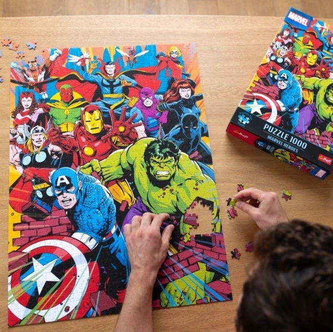 TREFL Puzzle Premium Plus Marvel: Junaki Marvela 1000 kosov