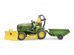 Vrtni traktor JOHN DEERE X949 s figurico vrtnarja BRUDER