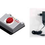 Piko analogni upravljalnik z napajalnikom