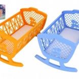 Plastična zibelka za punčke – zibajoča posteljica