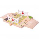 Leseni železniški prehod z vrati za lesene avtoceste