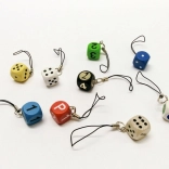 Detoa obesek za ključe kocka – barvni obesek za ključe