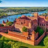 Puzzle 500 kosov – Pogled na grad Malbork, Poljska
