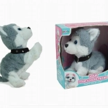 Glasovno upravljan kužek – interaktivna plišasta igrača