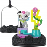 Monster High figurica na obesku za ključe Watzie z dodatki