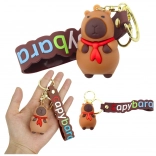 Obesek kapibara z rdečo ruto