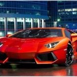 Diamantna mozaika – rdeči avto