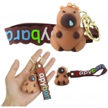 Obesek kapibara s karabinom in obročkom