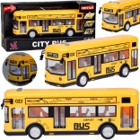 Rumeni mestni avtobus z lučmi, zvoki in odpirajočimi se vrati