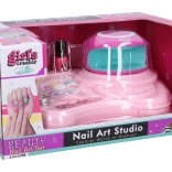 Nail studio z lučko in okraski