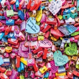 puzzle zaljubljene viseče ključavnice 1000 koščkov