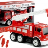 Gasilski avto z orodji in izvlečno lestevjo