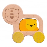 Leseni lev na kolescih Petit Collage