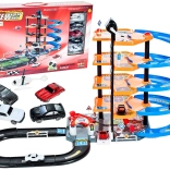 Parkirna garaža s cestnim krogom in avtomobilčki