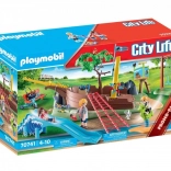 Playmobil City Life otroško igrišče z velikim razbitim ladijskim trupom