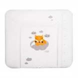 Mehka previjalna podloga NEW BABY Lisica 85 × 70 cm bela