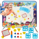 Aqua Magic vodna risalna podloga XXL s kompletom žigov in šablon 100 × 80 cm