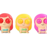 Stiskalna punčka 7 cm – antistresna igrača