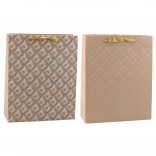 Darilna vrečka s svetlim bež reliefnim vtisom