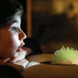 svetleči kristali – znanstveni komplet za gojenje kristalov