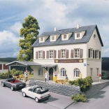 Piko Hobby podeželska gostilna Koruna H0 komplet za sestavljanje