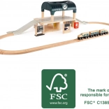 lesena železniška proga z postajo small foot